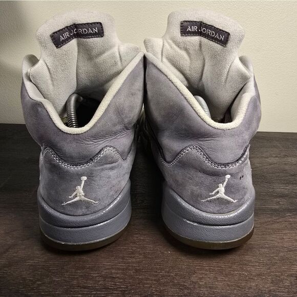 Athletic_Shoes